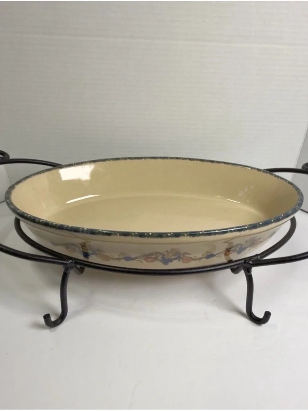 VTG Home & Garden Party Stoneware Oval Baker Casserole Dish & Wrought Iron Stand